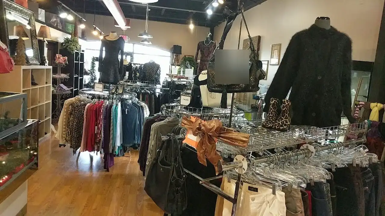 Consignment store in Wexford, Pennsylvania: Kindred Spirits