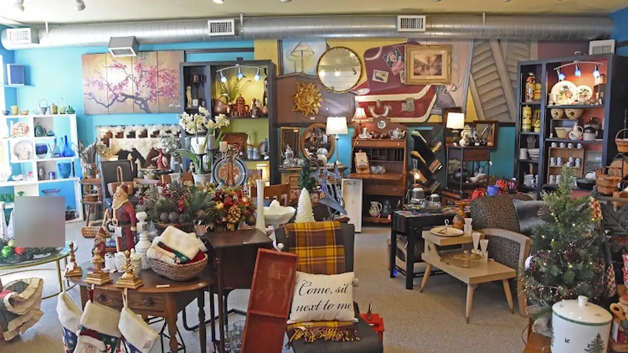 Consignment store in Rochester, Minnesota: Kismet Consignment Boutique