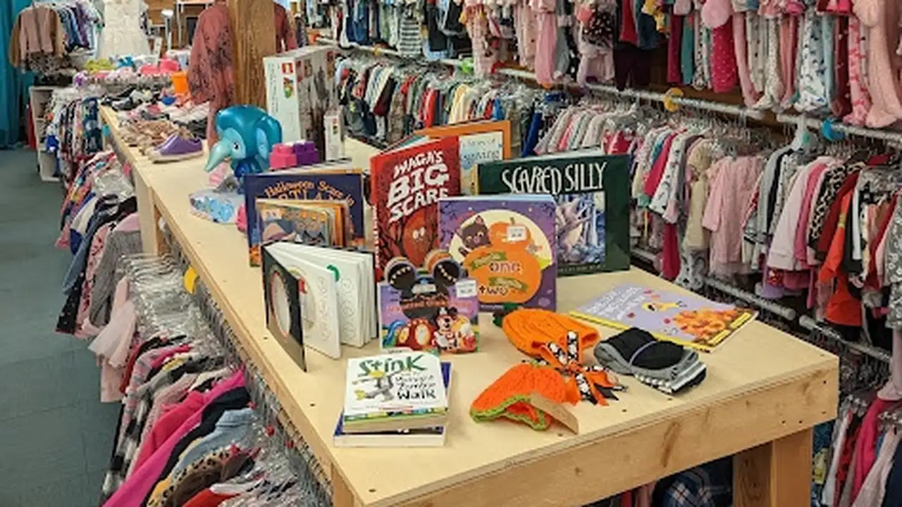 Consignment store in Wooster, Ohio: Kitschy Coo Boutique