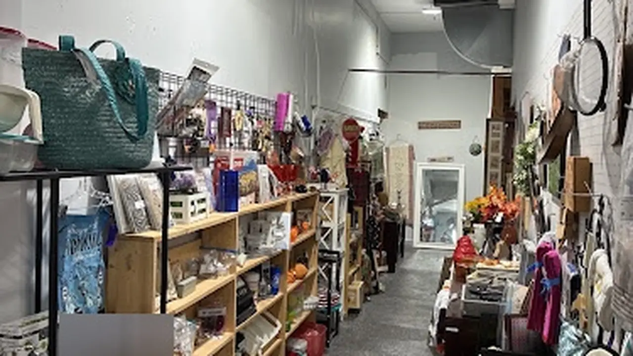 Consignment store in Putnam, Connecticut: Kluttered Klosets Consignments