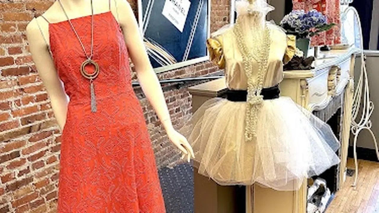 Consignment store in Howell, Michigan: La Boutique Upscale Resale
