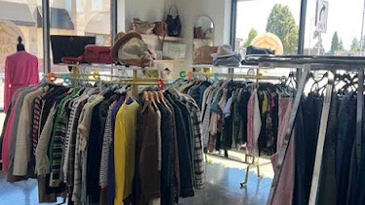 Consignment store in Canby, Oregon: Label Envy Consignment