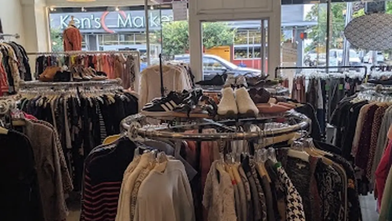 Consignment store in Seattle, Washington: Labels Consignment
