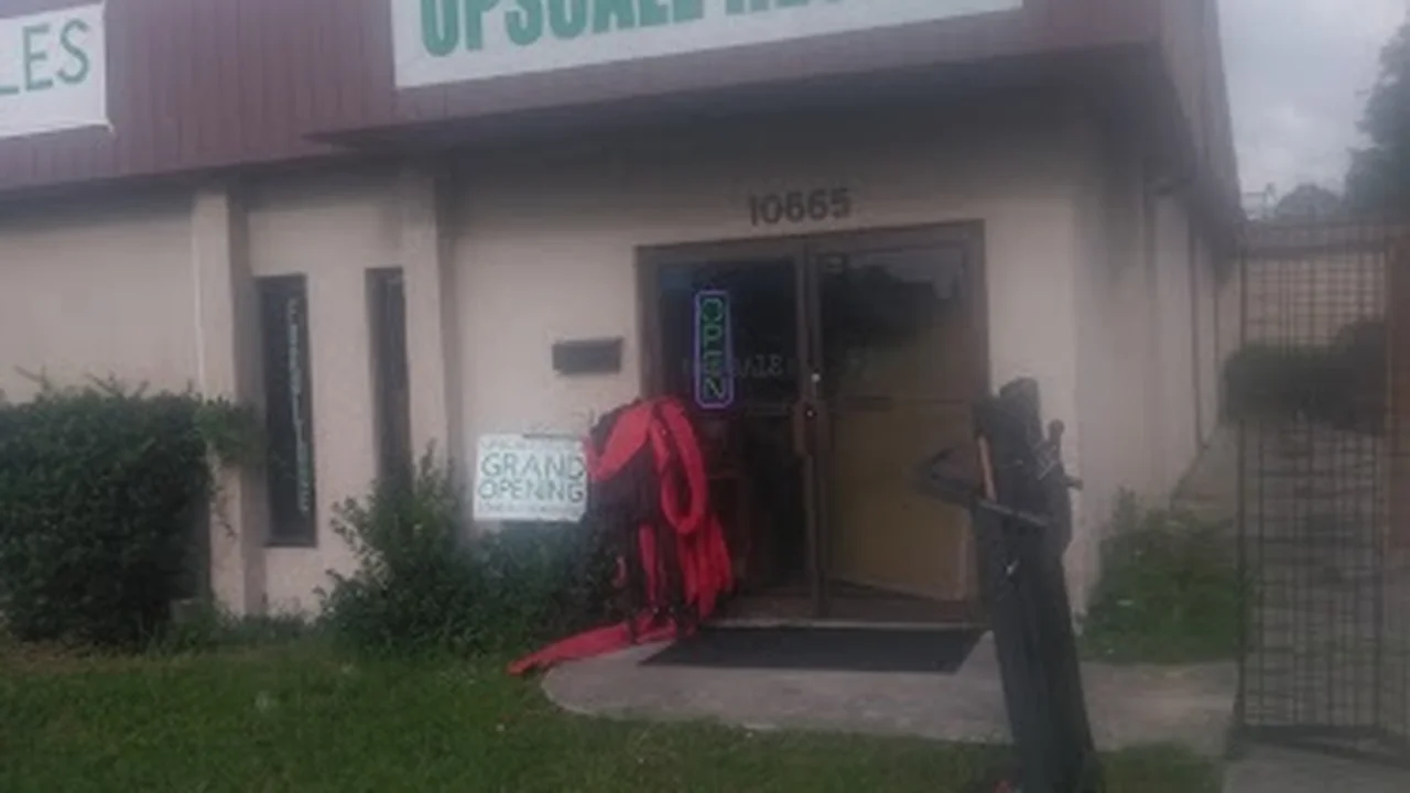 Consignment store in Jacksonville, Florida: Lane Avenue Upscale Resale