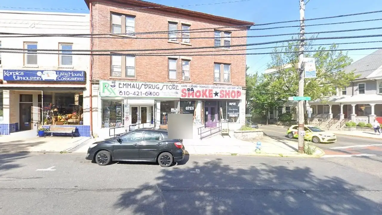 Consignment store in Emmaus, Pennsylvania: Lazy Hound Consignment