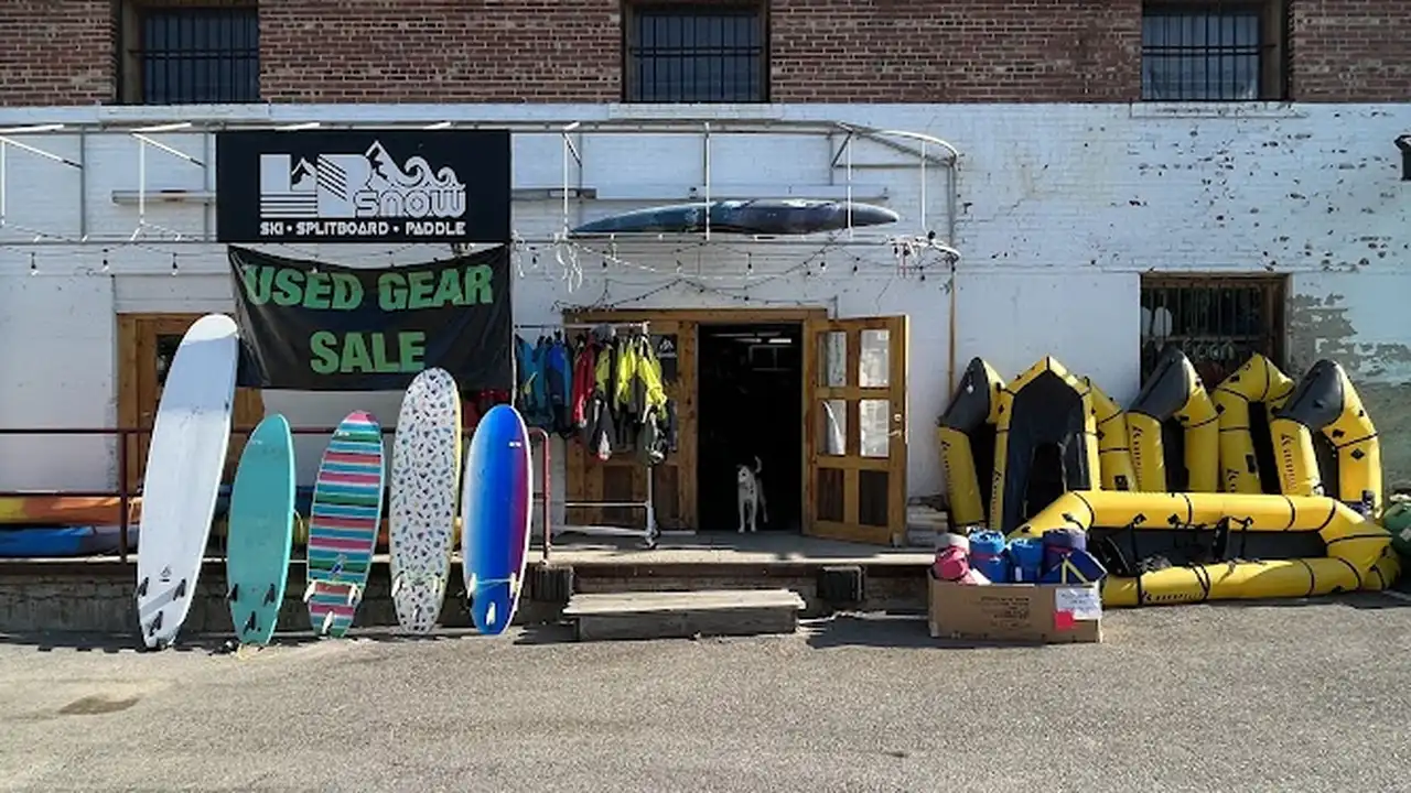 Consignment store in Missoula, Montana: LB Snow
