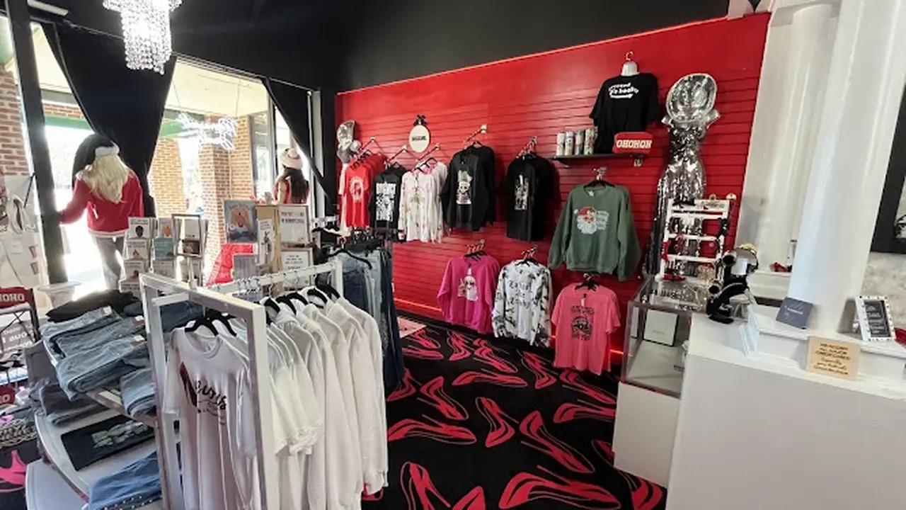 Consignment store in Henrico, Virginia: Licious Boutique