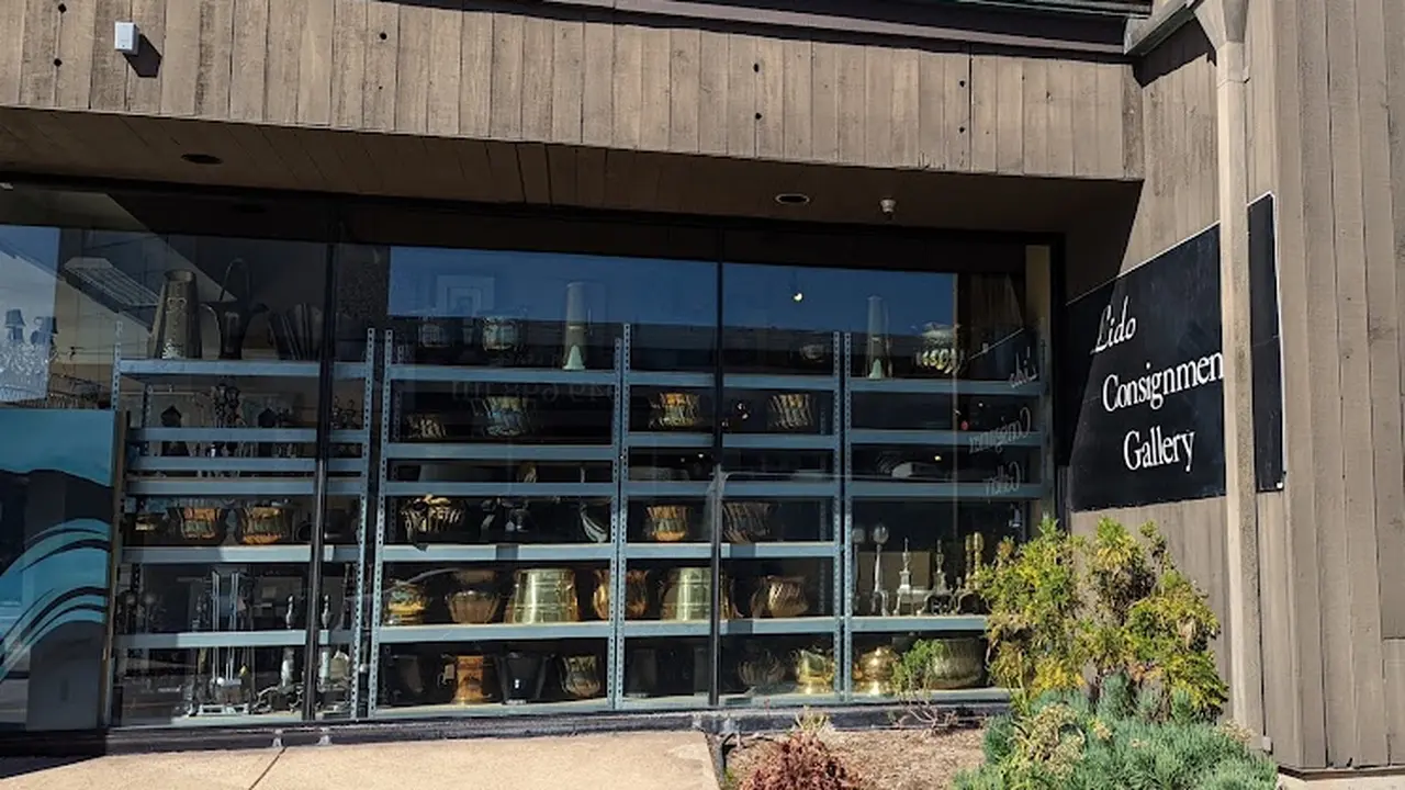 Consignment store in Costa Mesa, California: Lido Consignment Gallery