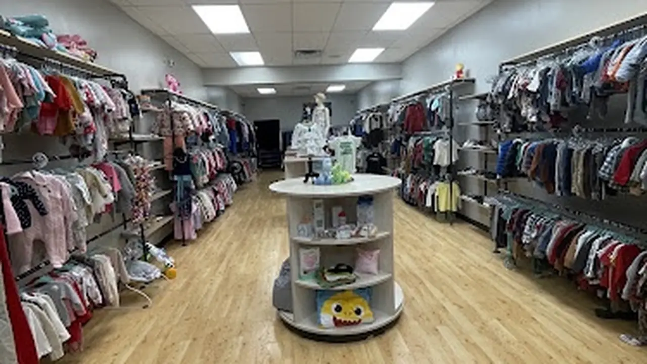 Consignment store in Canal Fulton, Ohio: lil Shamrocks