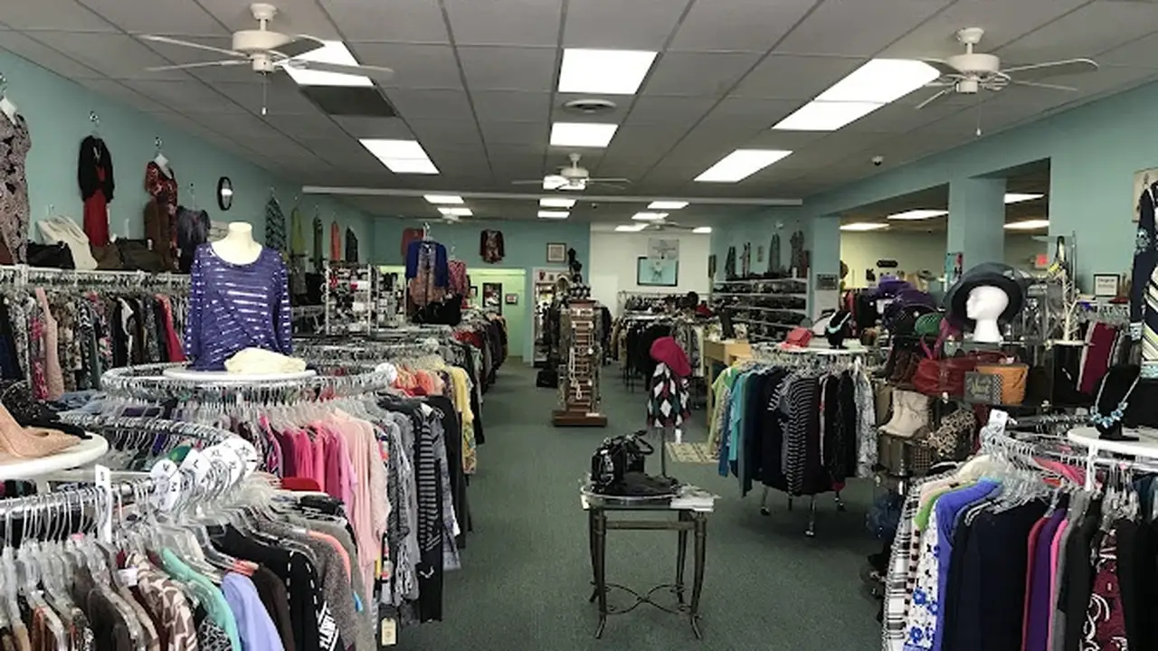Consignment store in Fayetteville, North Carolina: Lily Kat's Consignment Boutique