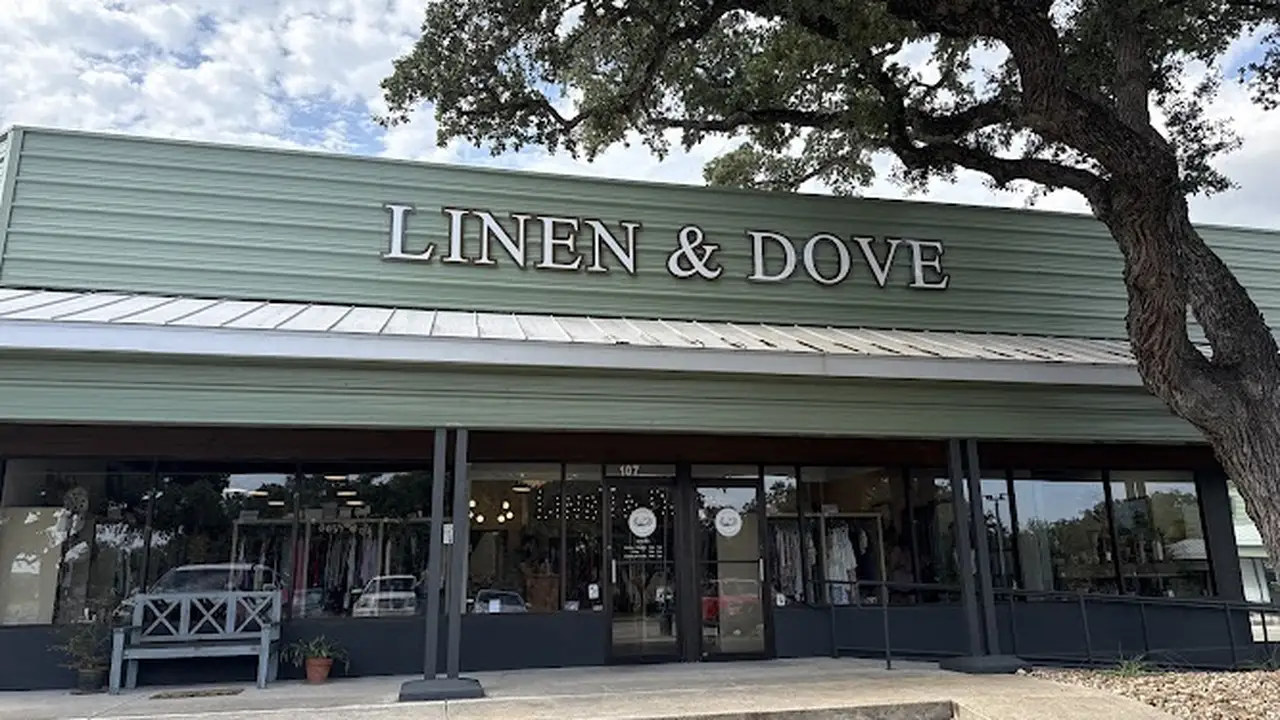 Consignment store in Boerne, Texas: Linen & Dove