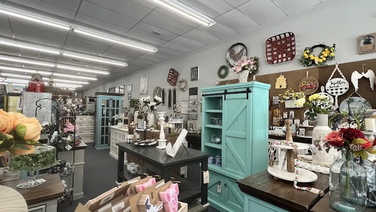 Consignment store in Orange Park, Florida: Linen & Rust