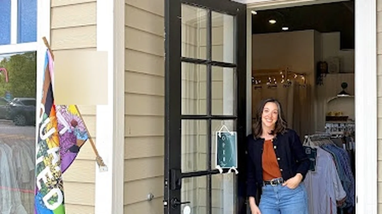 Consignment store in Langley, Washington: Little Gemme, A Curated Secondhand Boutique