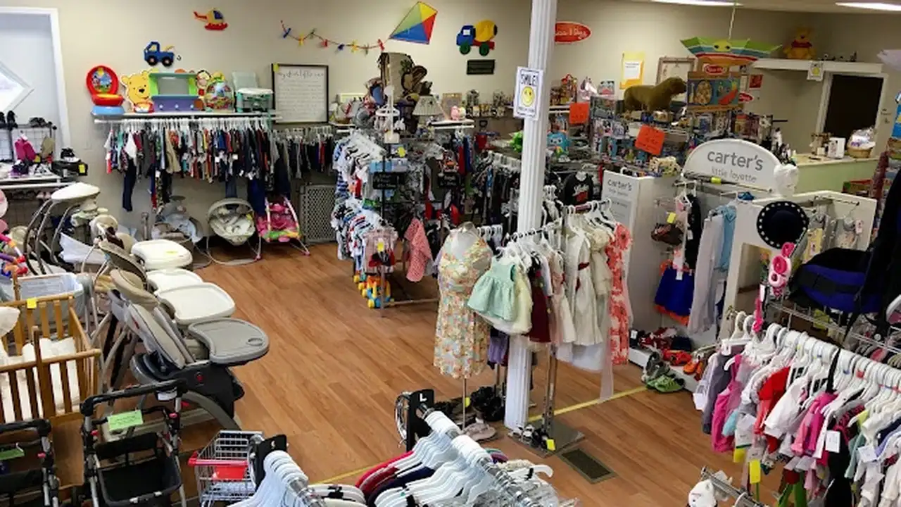 Consignment store in Hoosick Falls, New York: Little Sprouts Baby Bump & Beyond