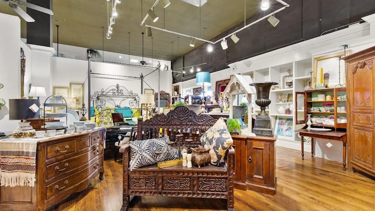 Consignment store in Abilene, Texas: Living Chic