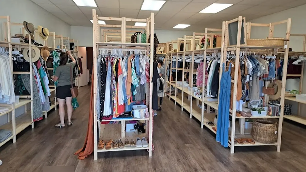 Consignment store in Longview, Texas: Locals Modern Market