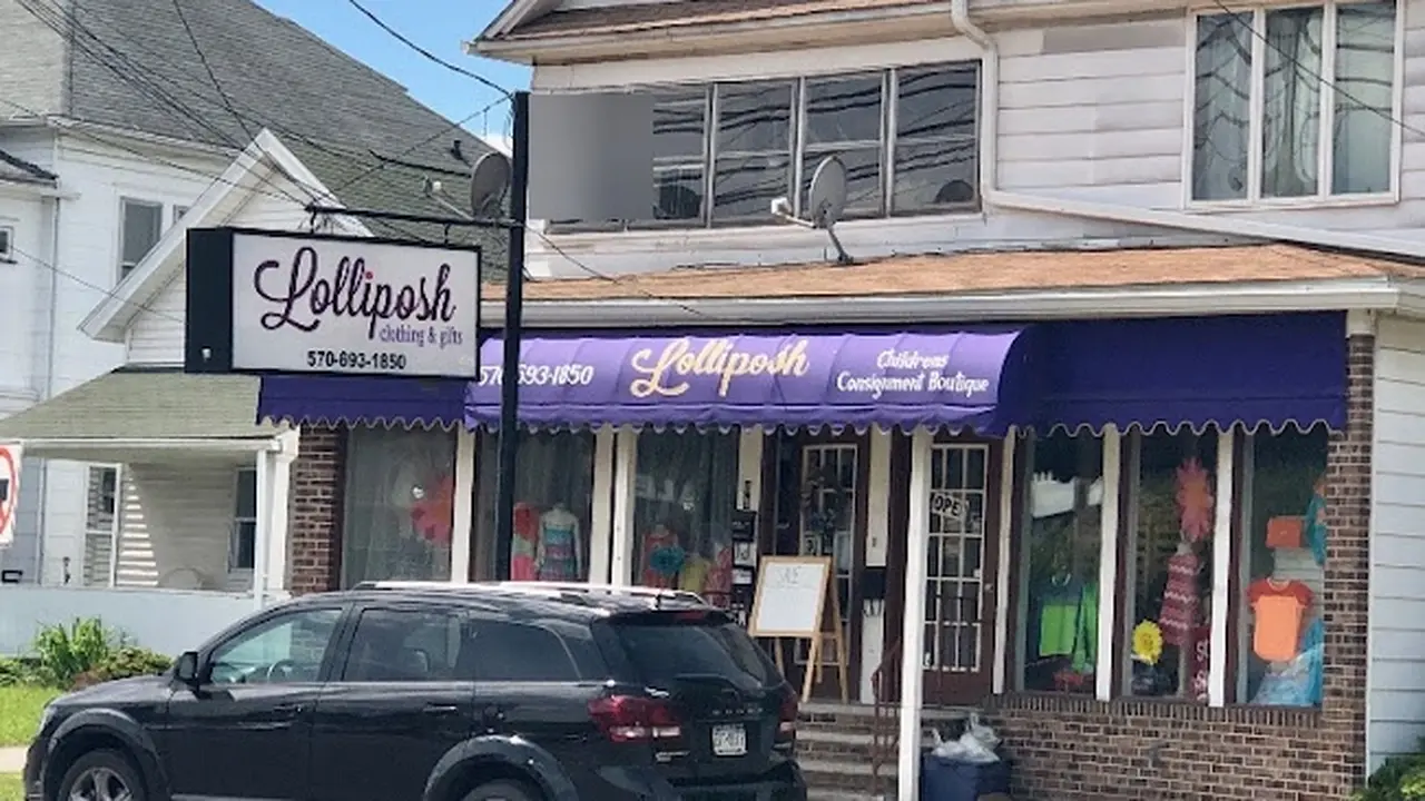 Consignment store in Swoyersville, Pennsylvania: Lolliposh Clothing & Gifts