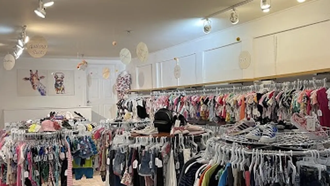 Consignment store in Wilton, Connecticut: Loop de Loop