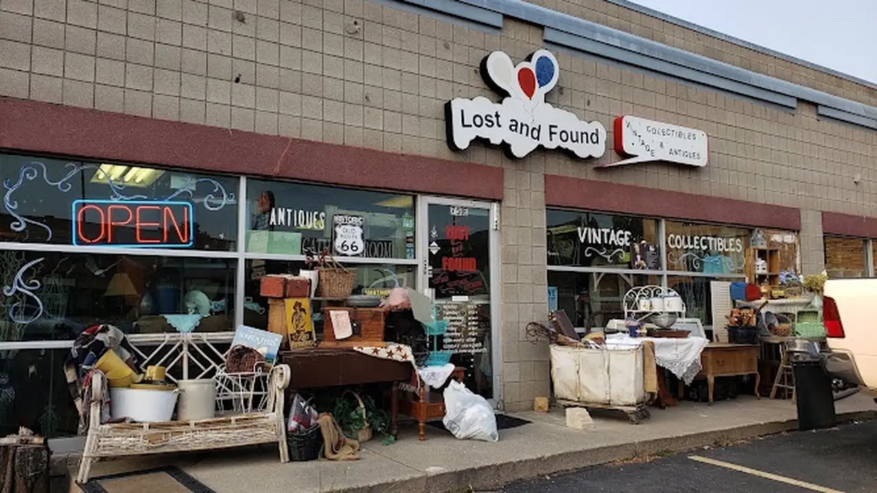 Consignment store in Bountiful, Utah: Lost and Found Thrift