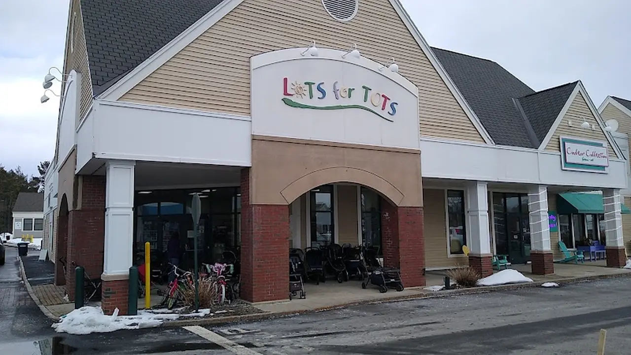 Consignment store in Falmouth, Maine: Lots For Tots