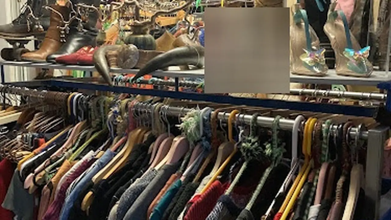 Consignment store in Montgomery, Massachusetts: Love at First Sight Consignment