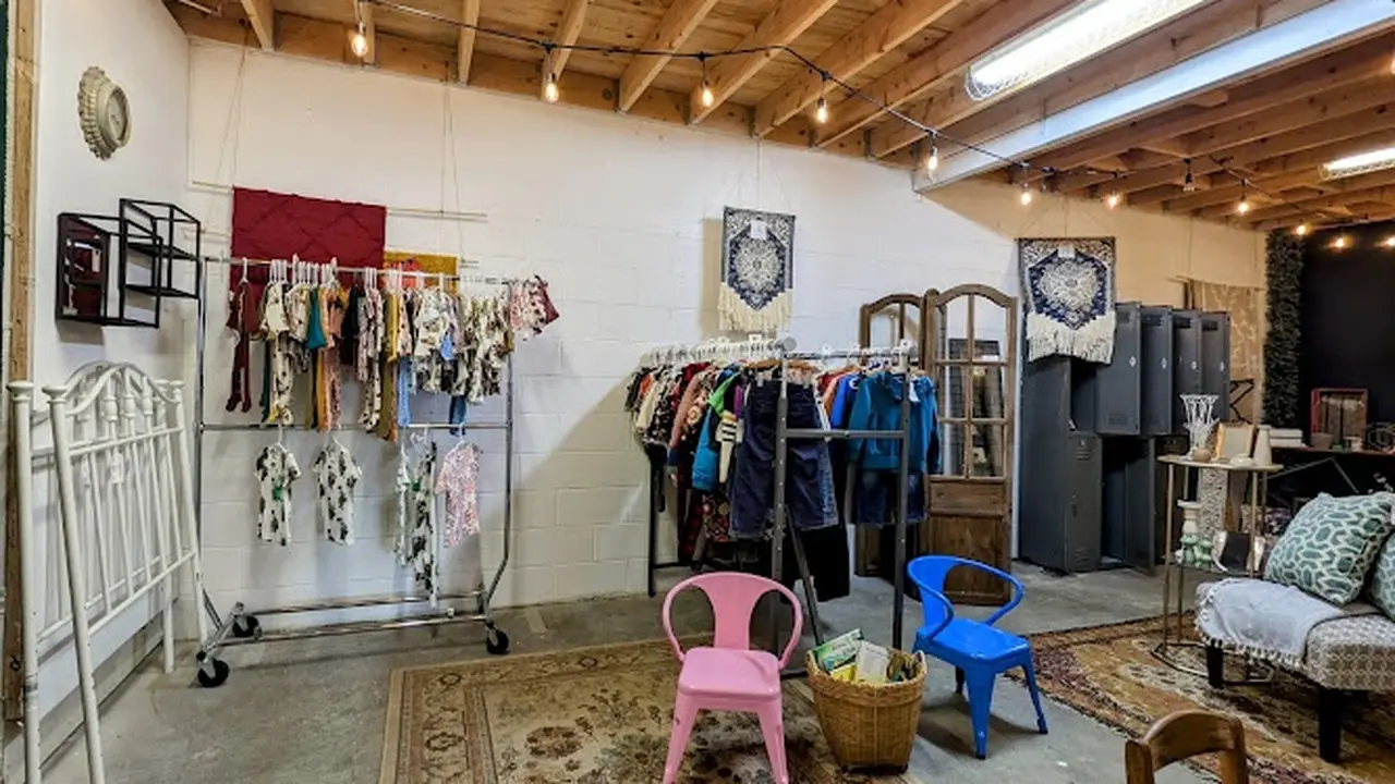 Consignment store in Soldotna, Alaska: Love It Again Consignment