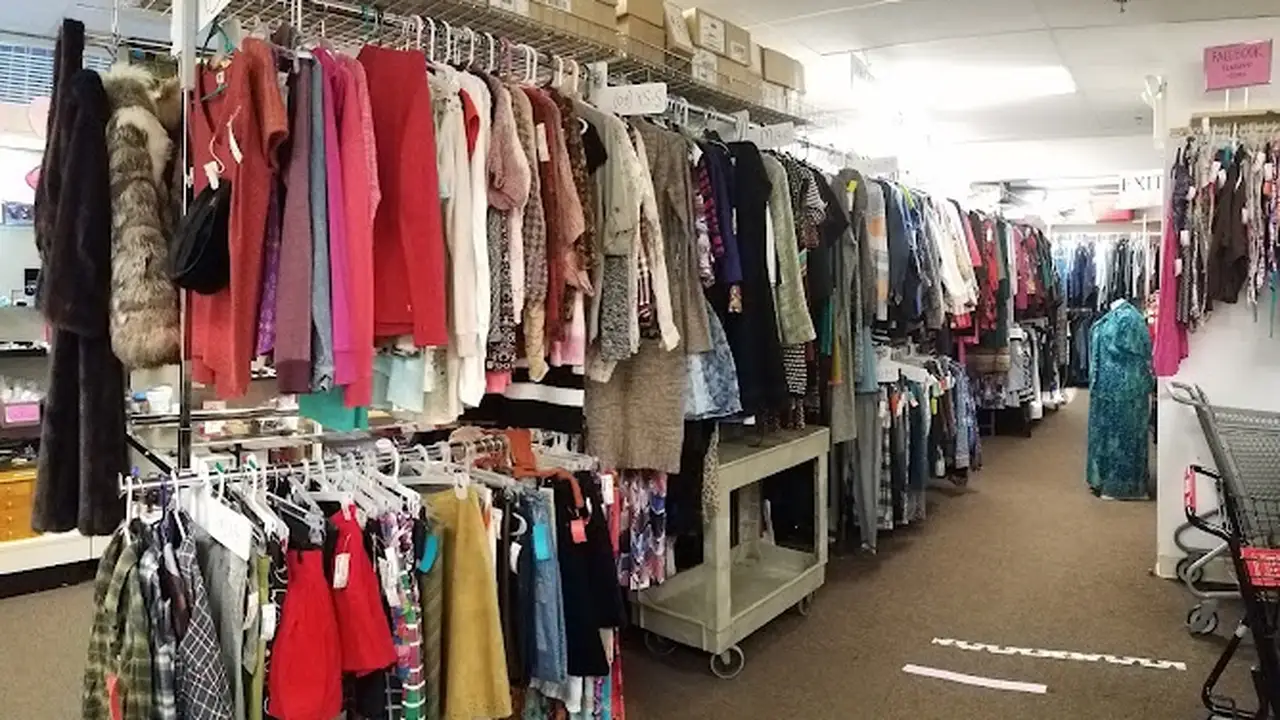 Consignment store in Middletown, New York: Lovely Ladies