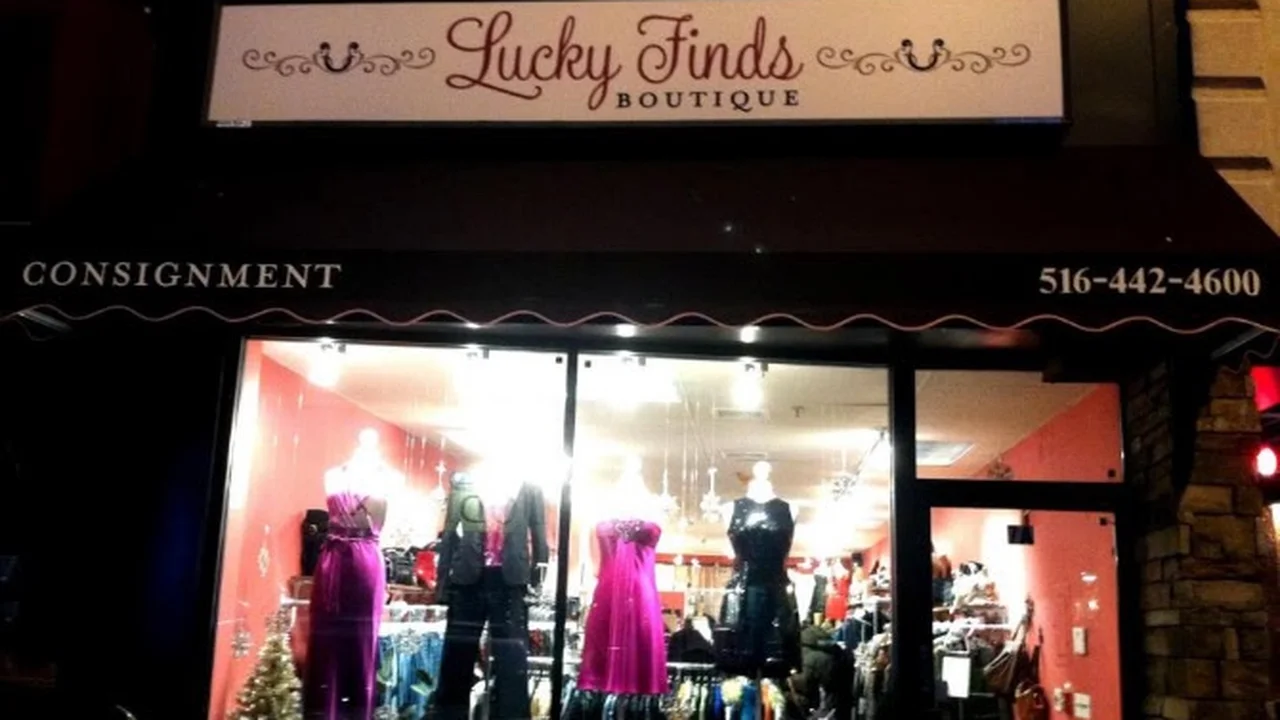 Consignment store in Rockville Centre, New York: Lucky Finds Boutique