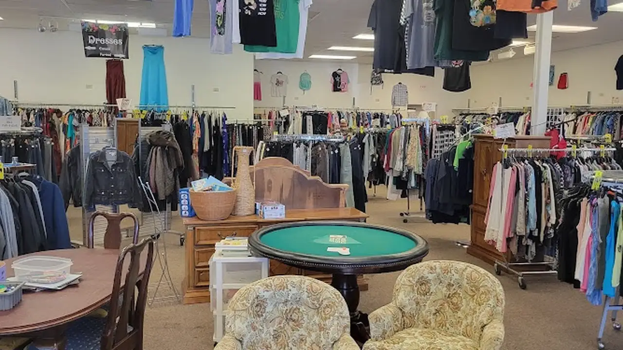 Consignment store in Sequim, Washington: Lucky Star Consignment Clothing Sequim