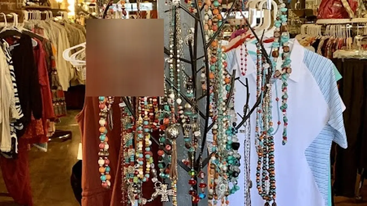 Consignment store in Buena Vista, Colorado: Luna Vista Revival Consignment