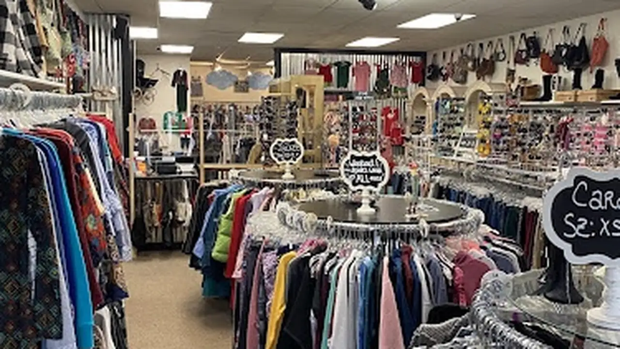 Consignment store in Foley, Alabama: Luv Me 2 Times