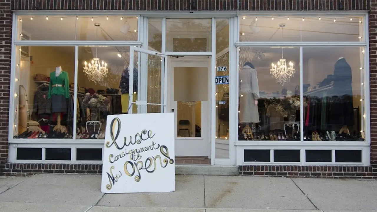 Consignment store in Northampton, Massachusetts: Luxe Consignment