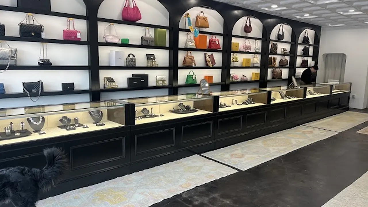 Consignment store in Dallas, Texas: Luxe Retail & Lending