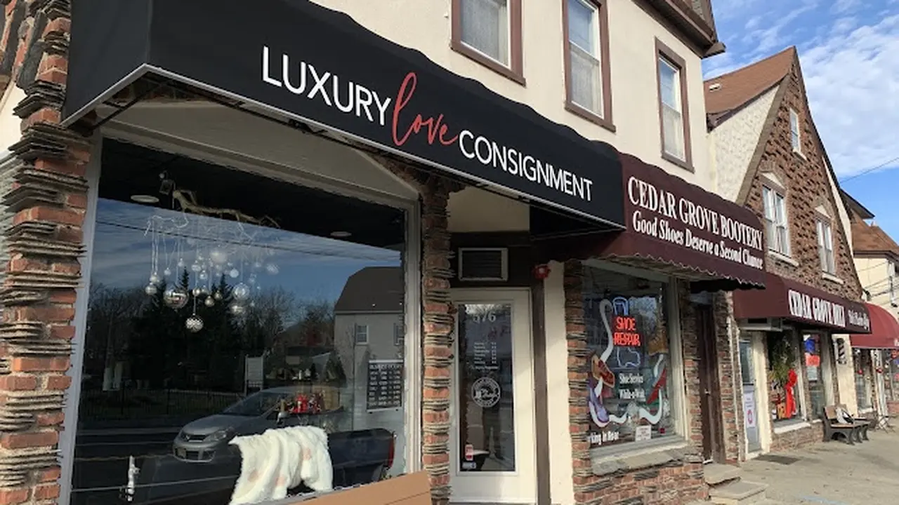 Consignment store in Cedar Grove, New Jersey: Luxuryloveconsignment