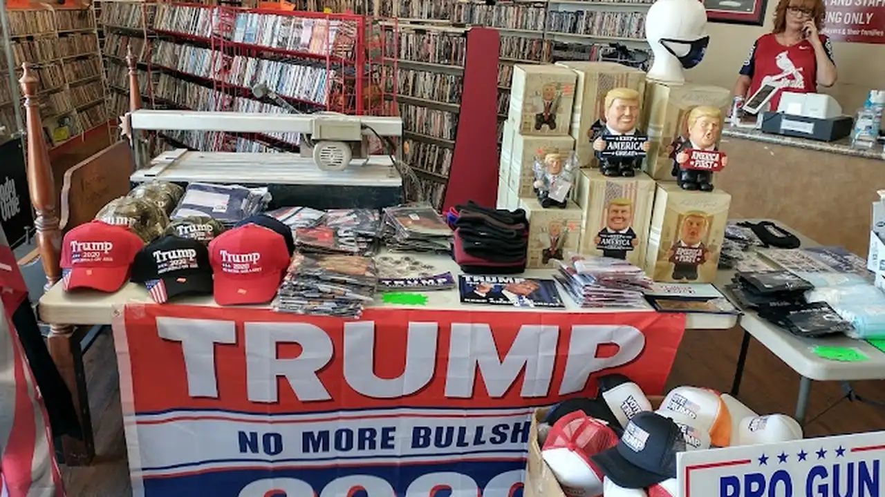 Consignment store in Robinson, Illinois: m and m sales resale shop