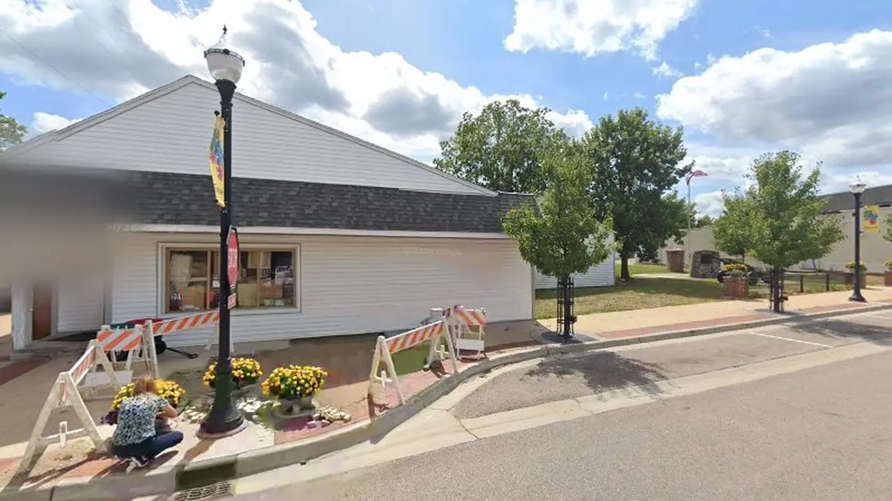 Consignment store in Potterville, Michigan: M37 Auction- Potterville