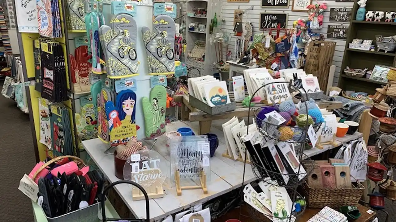 Consignment store in Wisconsin Dells, Wisconsin: Made With Love