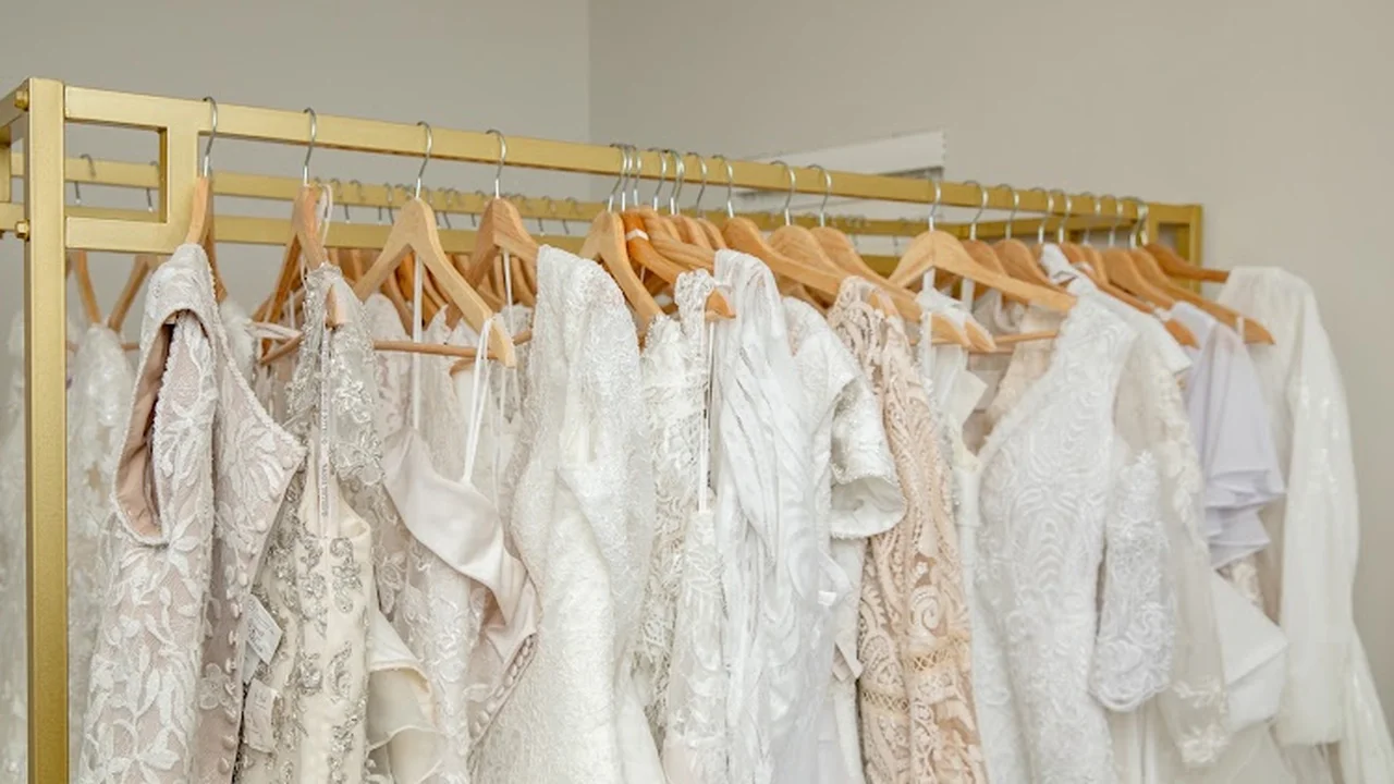 Consignment store in Washington, Utah: Mae's Bridal and Consignment