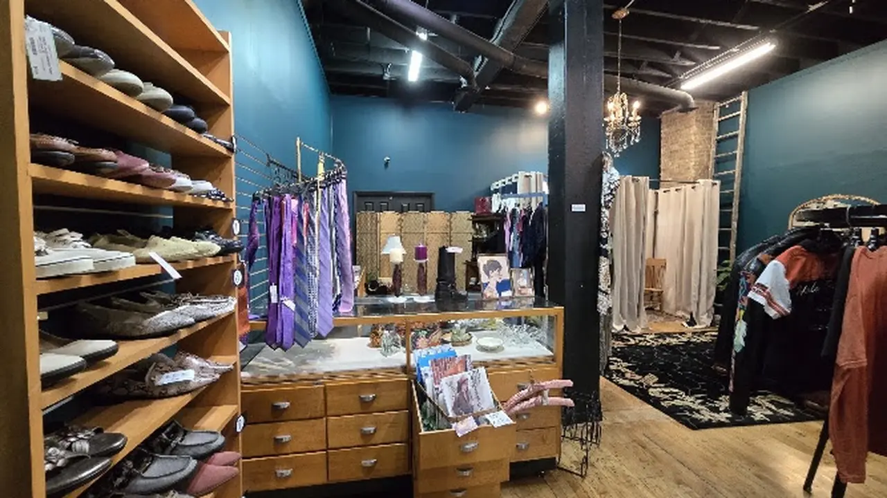 Consignment store in Milwaukee, Wisconsin: Maggie's Closet