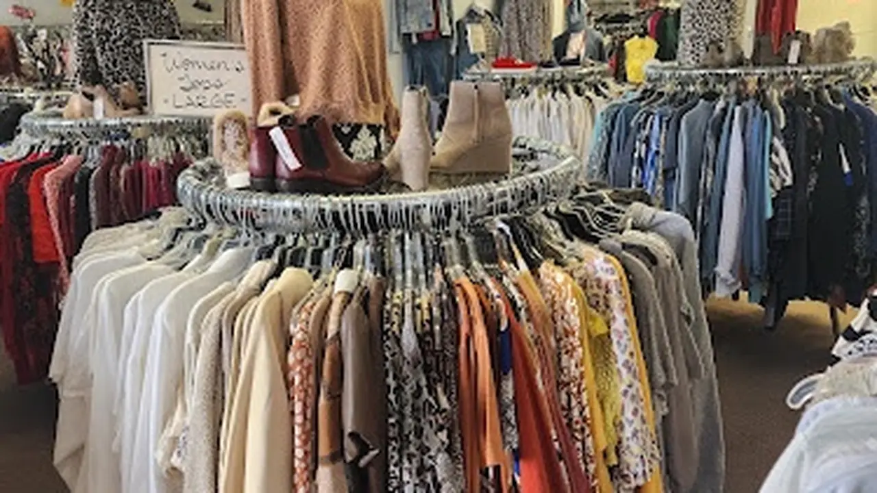 Consignment store in Conway, Arkansas: Magnolias