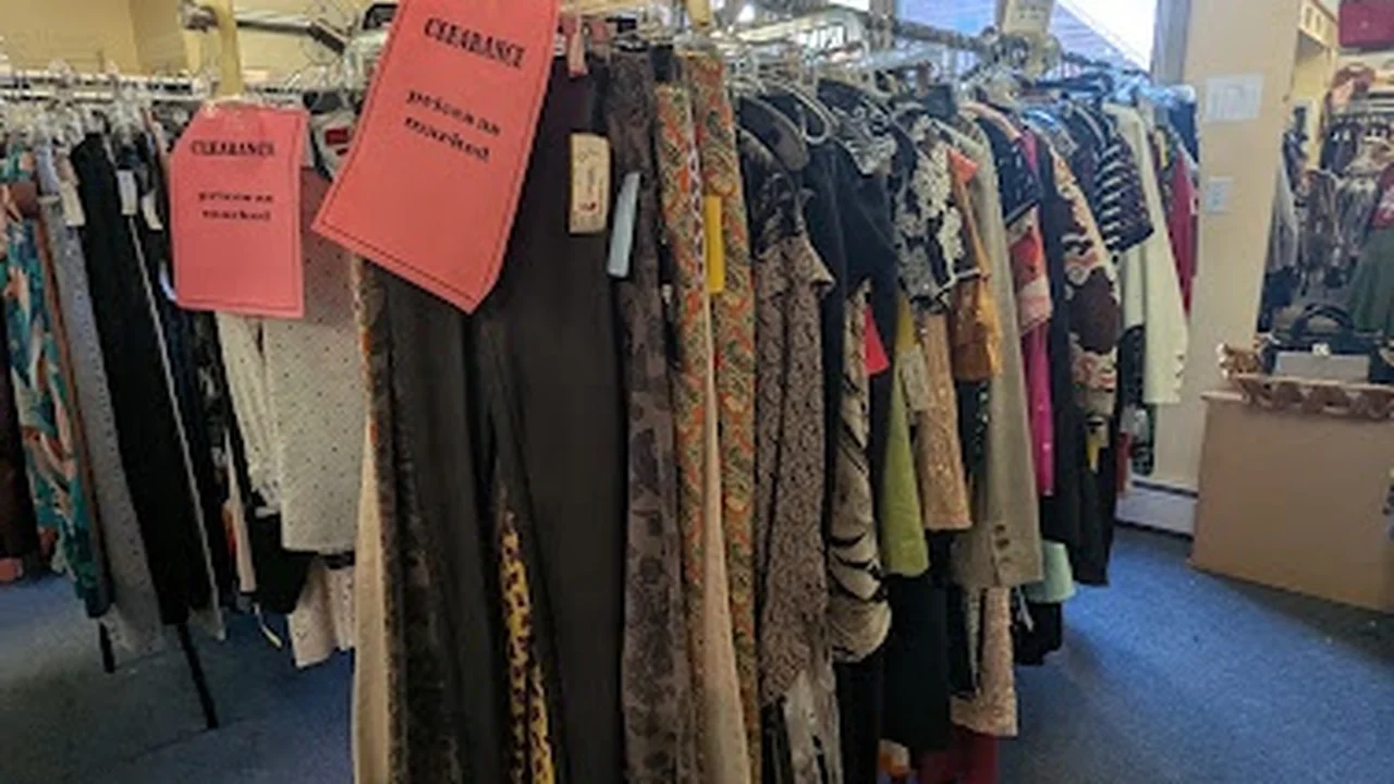 Consignment store in Scarsdale, New York: Maizie Shop Consignment Apparel