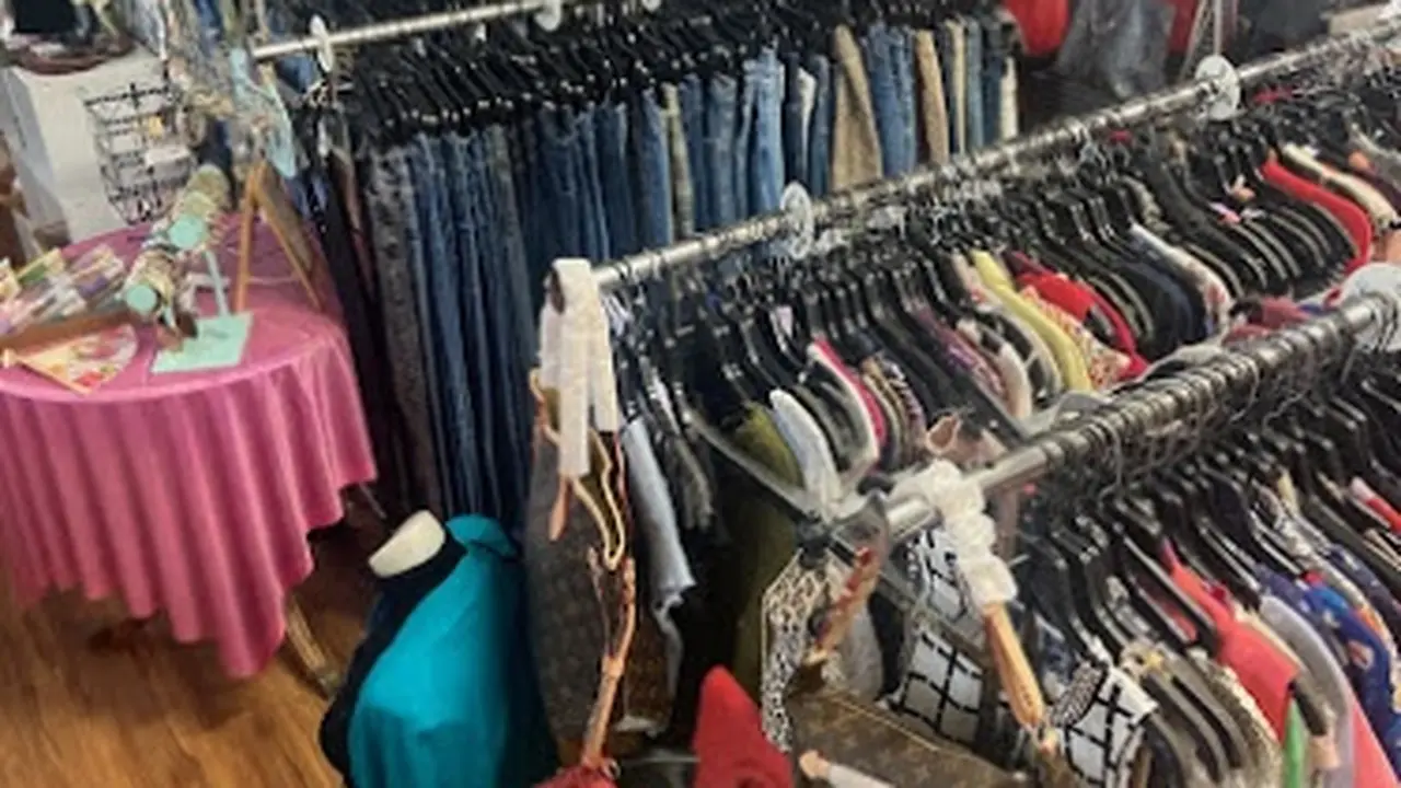 Consignment store in Lihue, Hawaii: MaliaKai Consignment Boutique