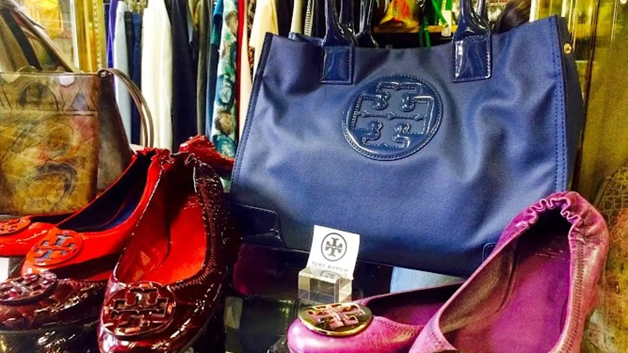 Consignment store in Summerfield, Florida: Marie Rose Fine Consignments