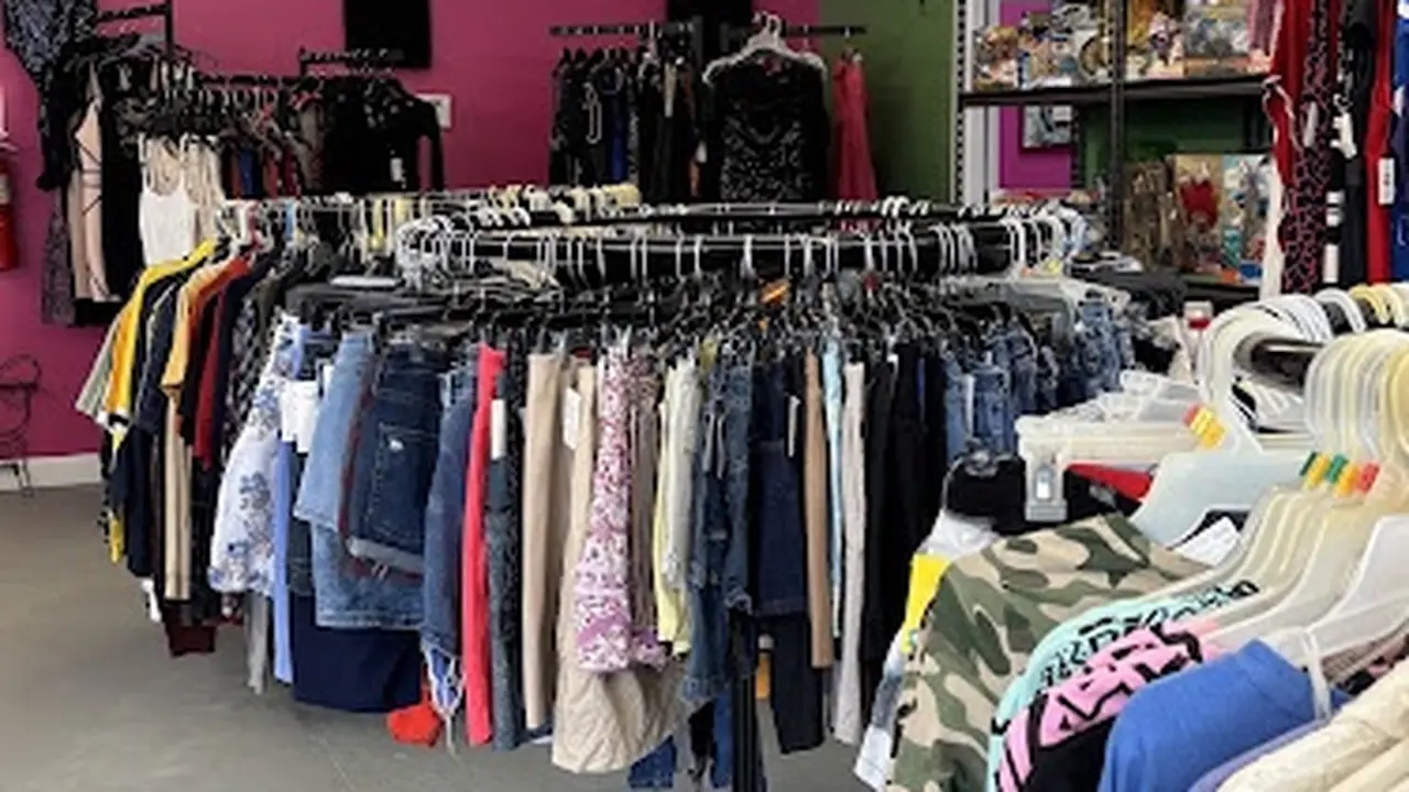 Consignment store in Dunn, North Carolina: Mariposas thrift and consignment