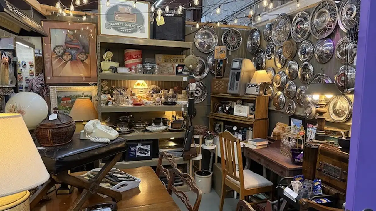 Consignment store in Lafayette, Colorado: Market Sales Co Consignment
