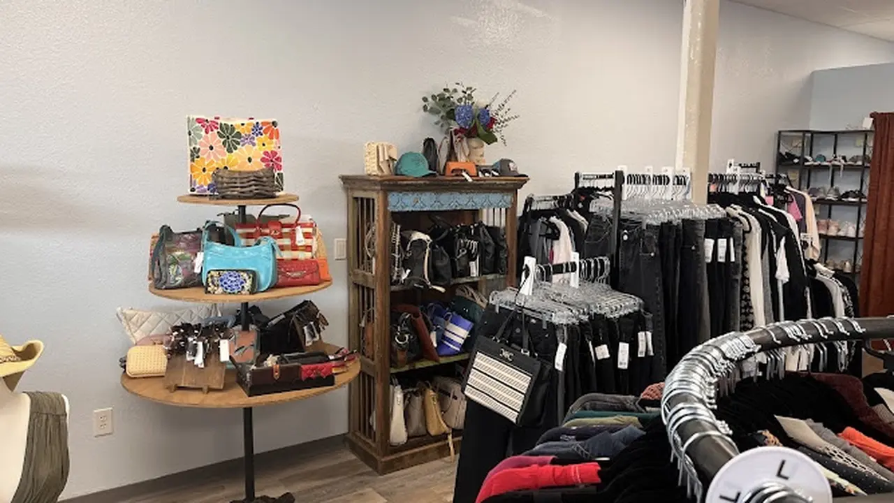 Consignment store in Folsom, California: Marnee's Boutique