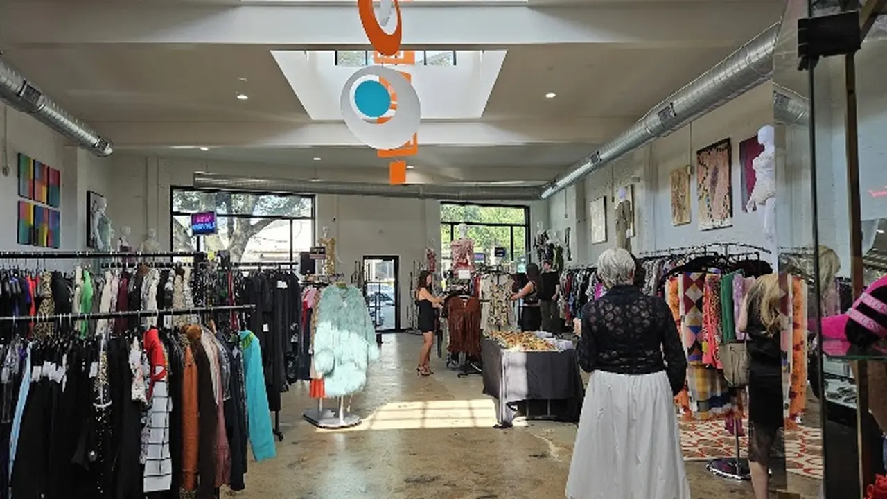 Consignment store in Dallas, Texas: Martini Consignment
