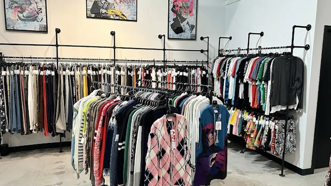 Consignment store in Dallas, Texas: Martini Man Consignment