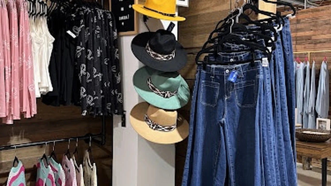 Consignment store in Whiteville, North Carolina: Mercantile On Madison