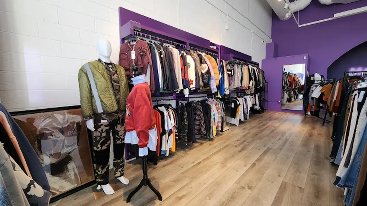 Consignment store in Los Angeles, California: Mercari on Melrose